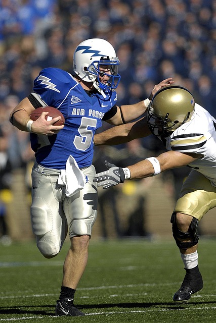 [图]库里伤退巴特勒三双送关键封盖 勇士险胜猛龙.