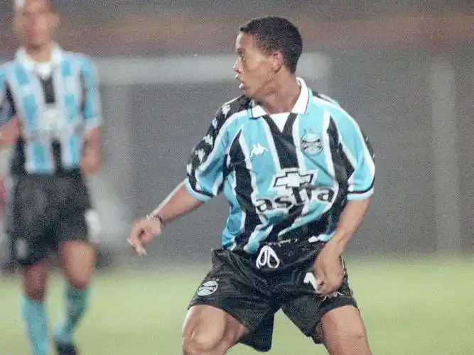 占据全面优 占据全面优